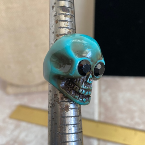 Jewelry - Turquoise Resin Skull Ring